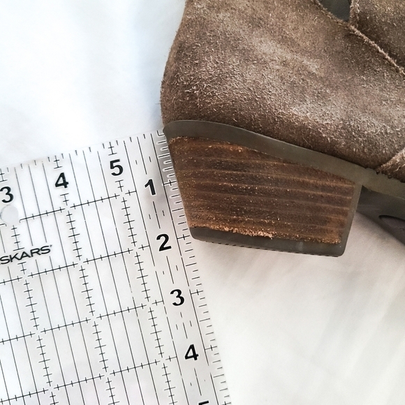 Me too zale slip on booties - Picture 6 of 9